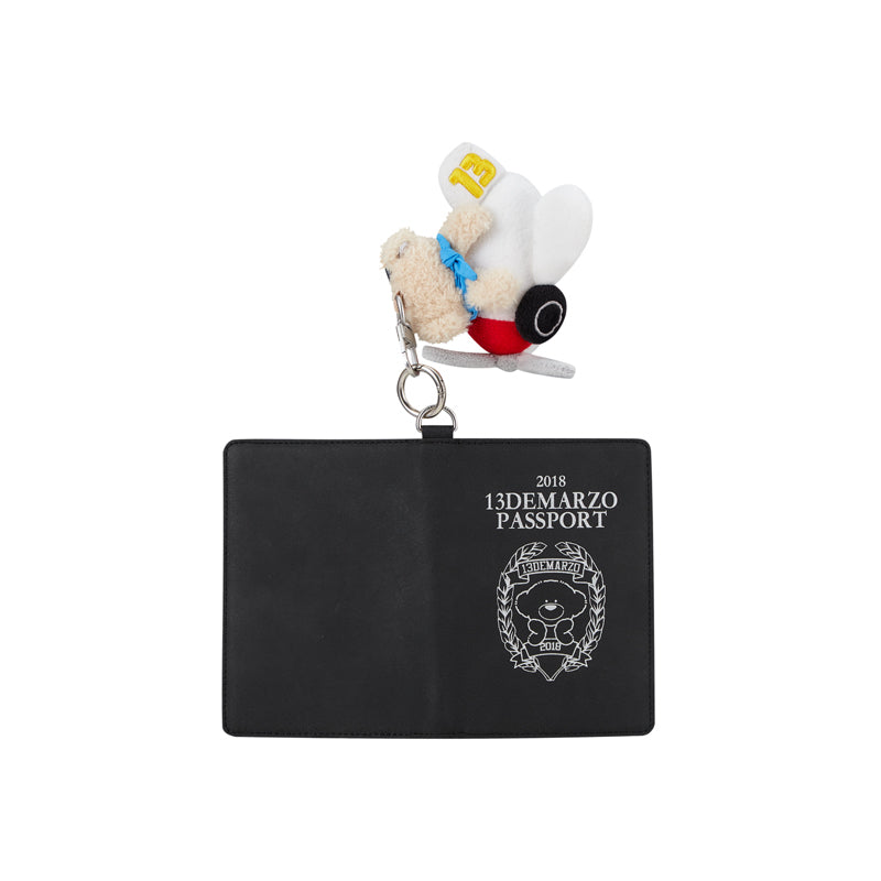 13DE MARZO Pilot Bear Passport Holder - 13DE MARZO
