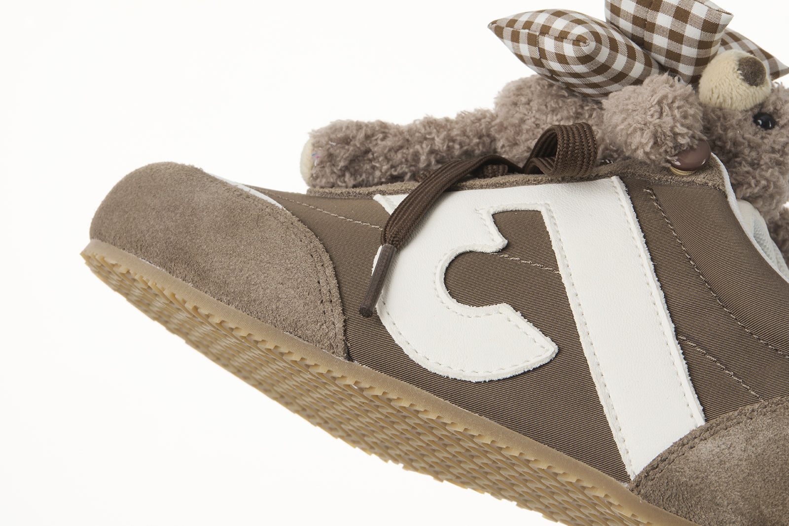 13DE MARZO Bear Plush Sneakers Brown - 13DE MARZO