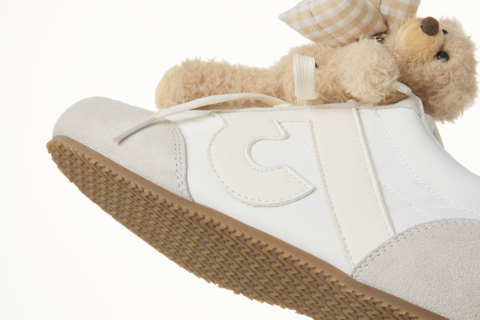 13DE MARZO Bear Plush Sneakers Beige - 13DE MARZO