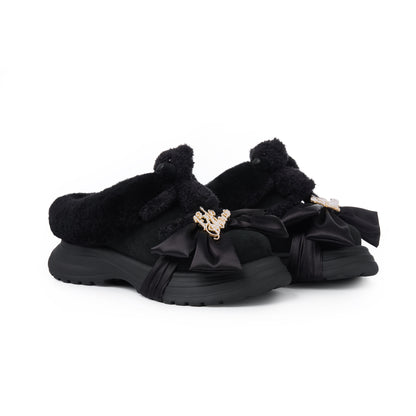 13DE MARZO Bear Fuzzy Snow Slippers Black