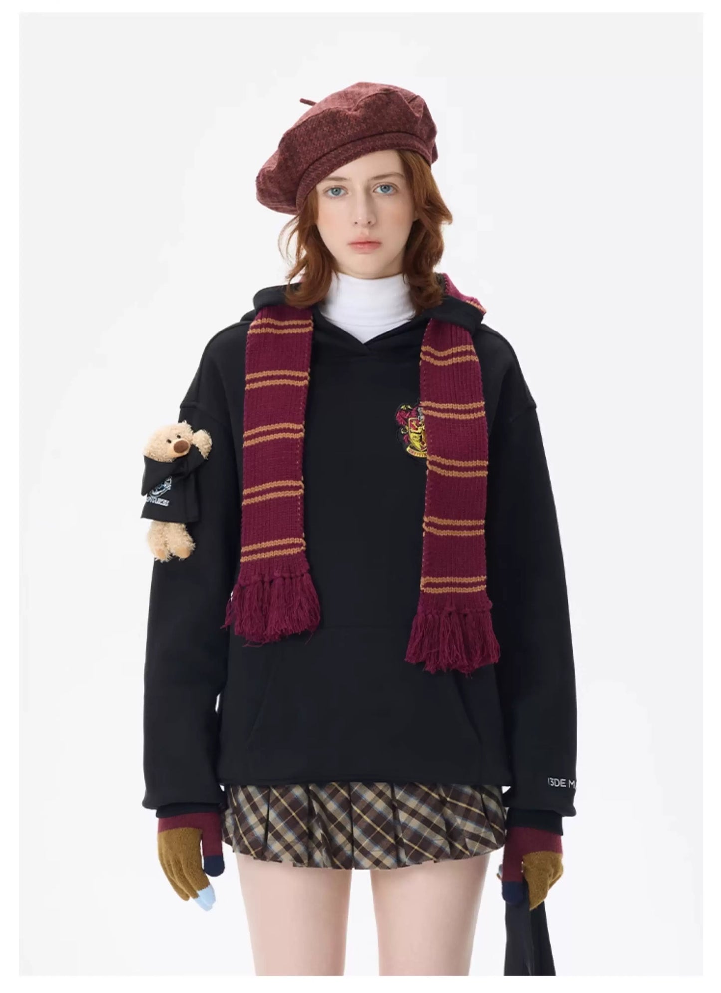 Harry Potter × 13DE MARZO Hogwarts Four Houses Bear Scarf Sweater - 13DE MARZO