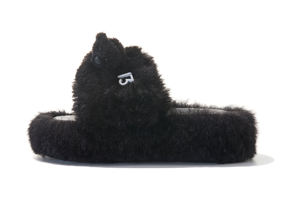 13DE MARZO Furry Single Strap Slippers Black