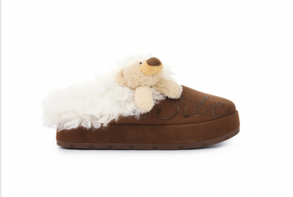13DE MARZO Logo Fuzzy Snow Slippers Brown - 13DE MARZO