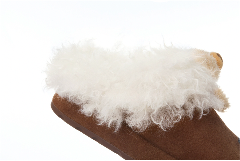 13DE MARZO Logo Fuzzy Snow Slippers Brown - 13DE MARZO