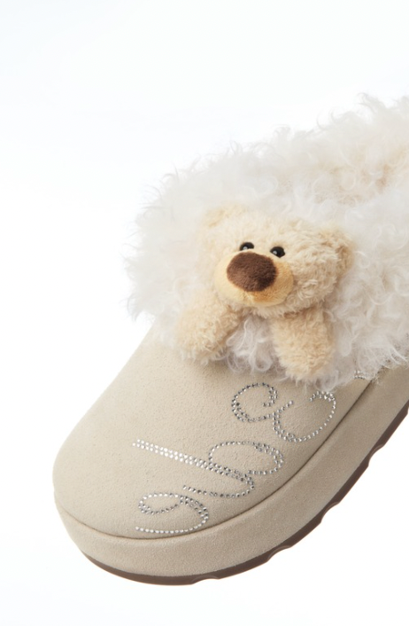 13DE MARZO Logo Fuzzy Snow Slippers Beige - 13DE MARZO