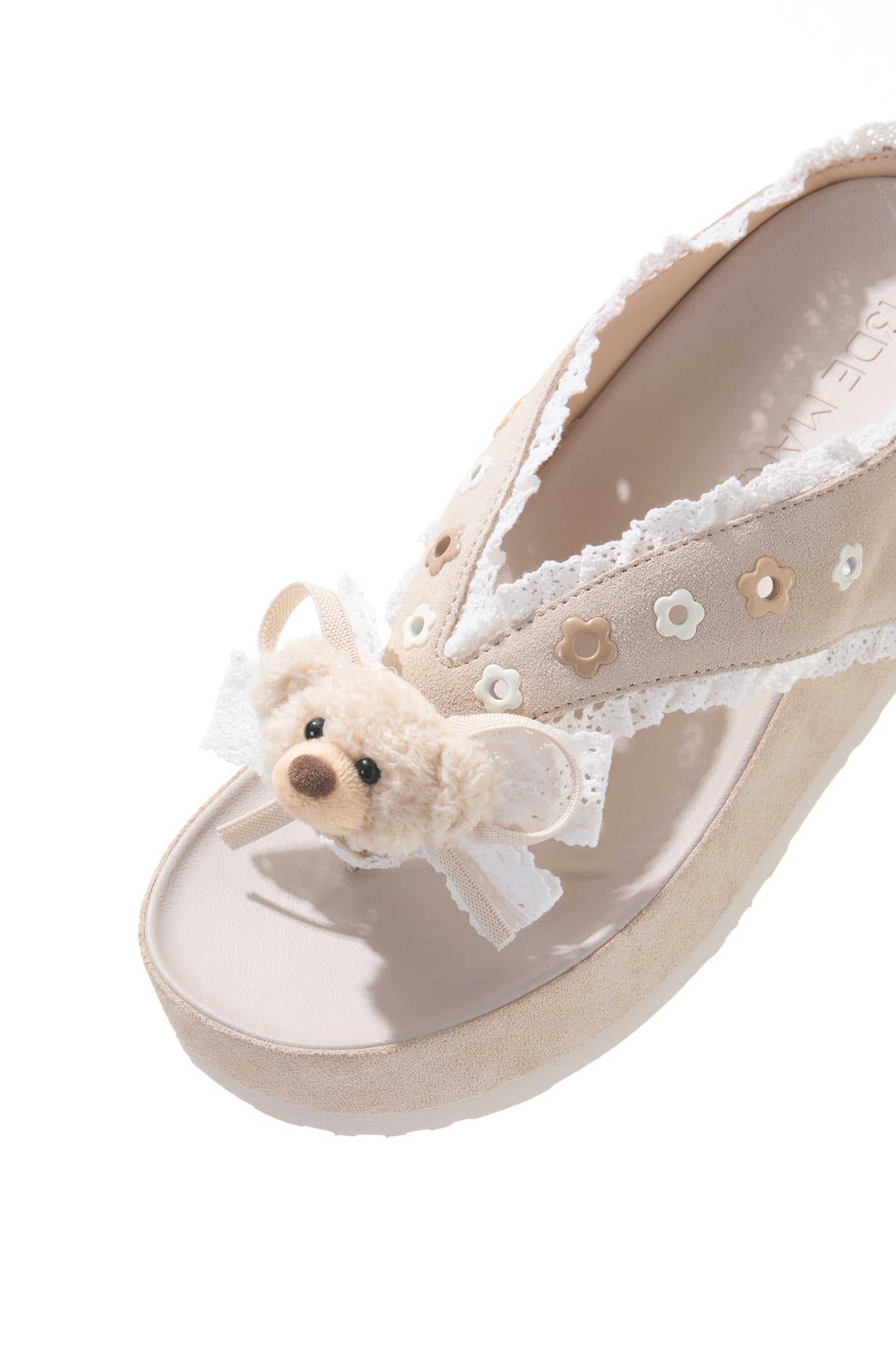 13DE MARZO Mini Bear Lace Trimmed Flip Flops Sand