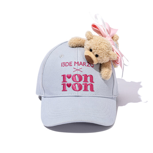 13DE MARZO RONRON Bear Ribbon Cap - 13DE MARZO