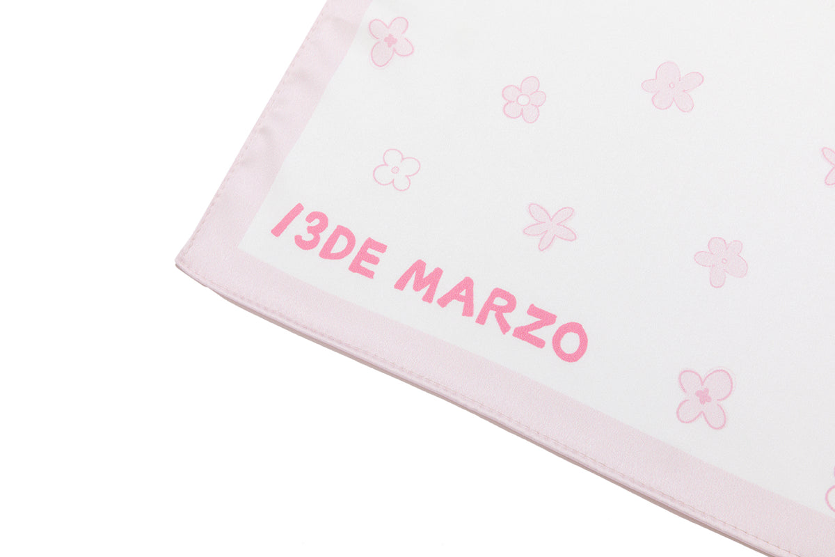 13DE MARZO Floral Room Bear Scarf
