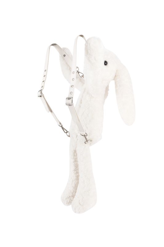 13DE MARZO Doozoo Backpack with a soft white rabbit design, a playful and cozy backpack for everyday adventures.