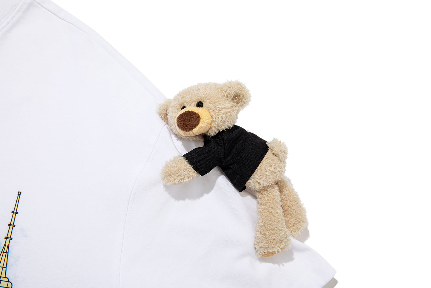 13DE MARZO Bear Macau Resort T-shirt White