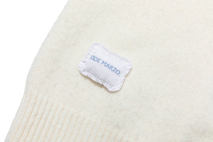 13DE MARZO Marzo Valley Cape Sweater White