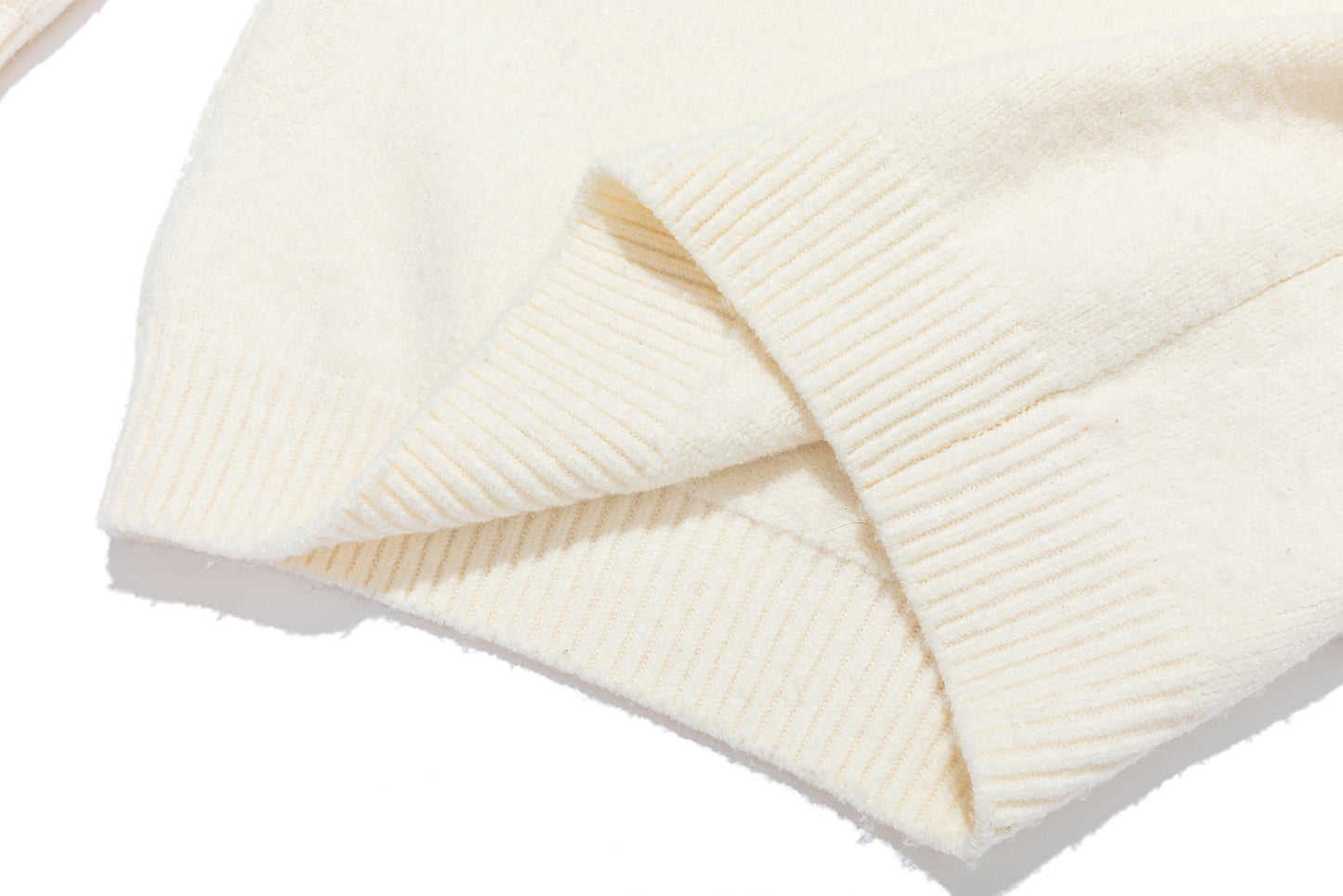 13DE MARZO Marzo Valley Cape Sweater White