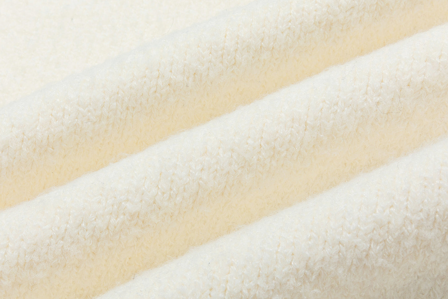 13DE MARZO Marzo Valley Cape Sweater White