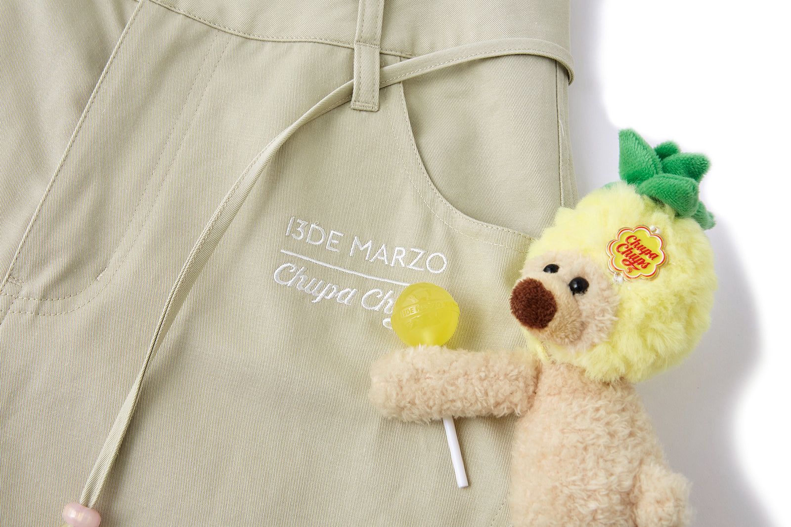 13DE MARZO Curved-Hem Cargo Pants Khaki - 13DE MARZO