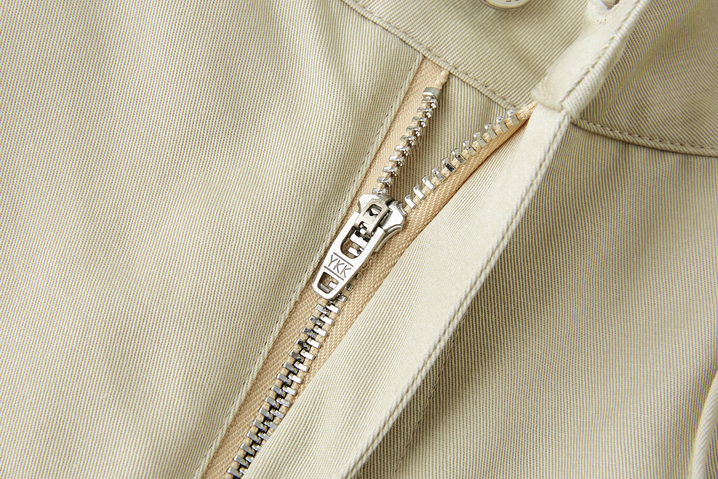 13DE MARZO Curved-Hem Cargo Pants Khaki - 13DE MARZO