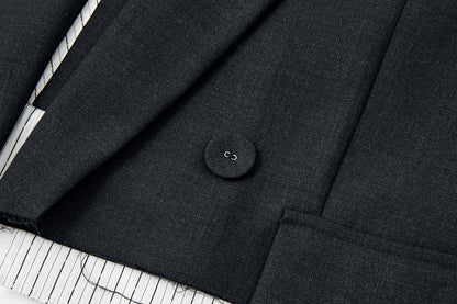 13DE MARZO Jump Wire & Badge Crop Blazer