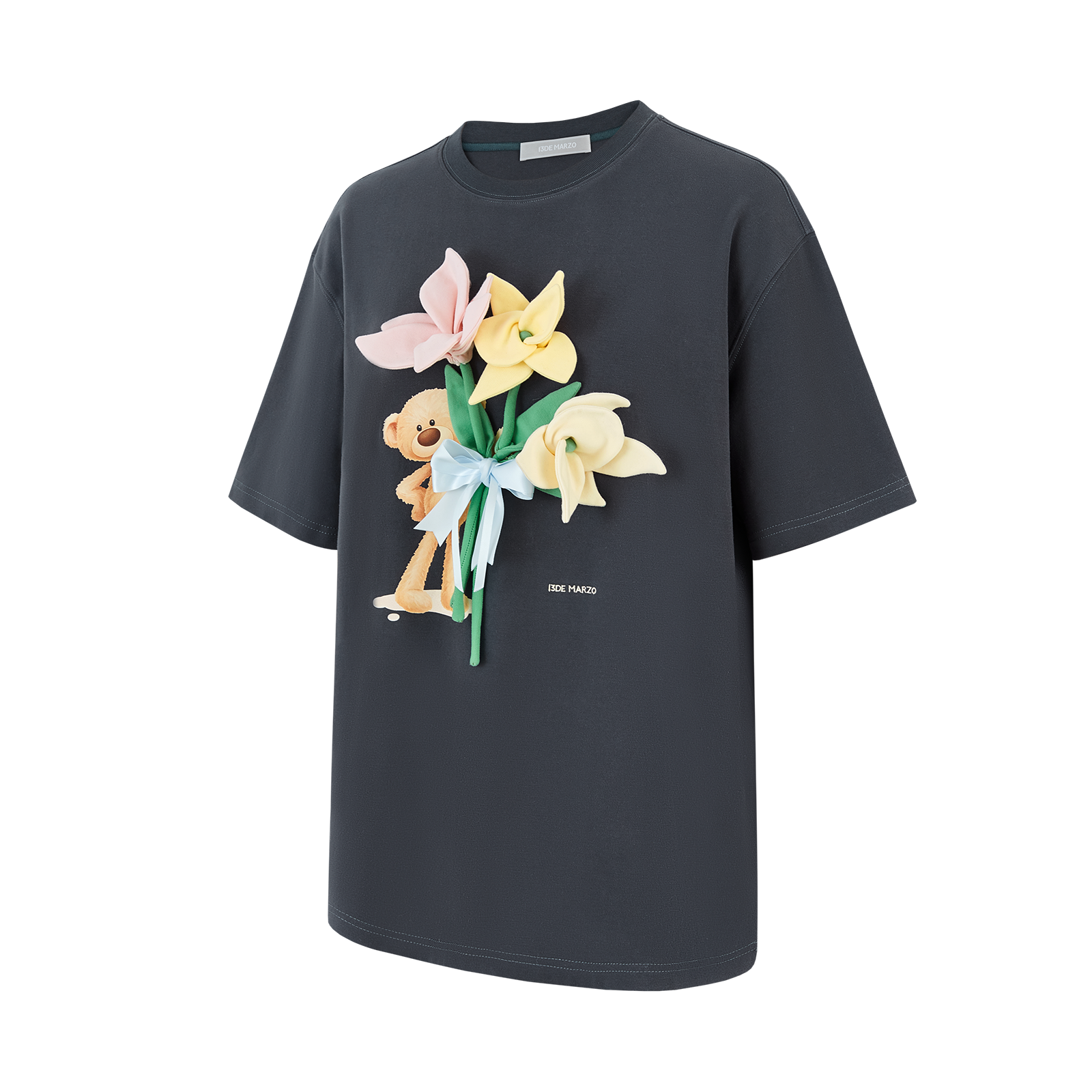 13DE MARZO Bear Offering Flowers 3D T-shirt Dark Grey - 13DE MARZO