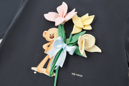 13DE MARZO Bear Offering Flowers 3D T-shirt Dark Grey - 13DE MARZO