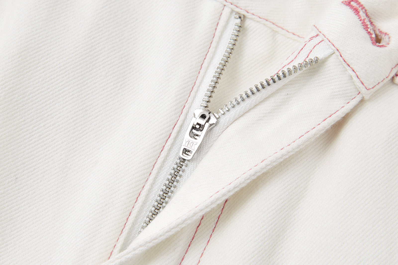 13DE MARZO Floral Bear Pocket Print Jeans White - 13DE MARZO