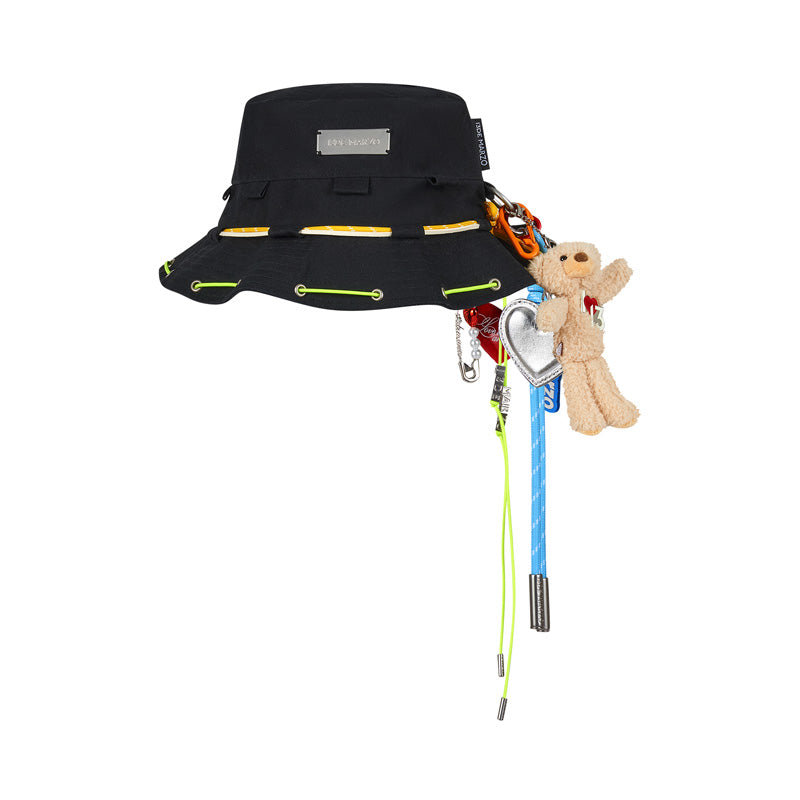 13DE MARZO Maximalist Pendant Bucket Hat - 13DE MARZO