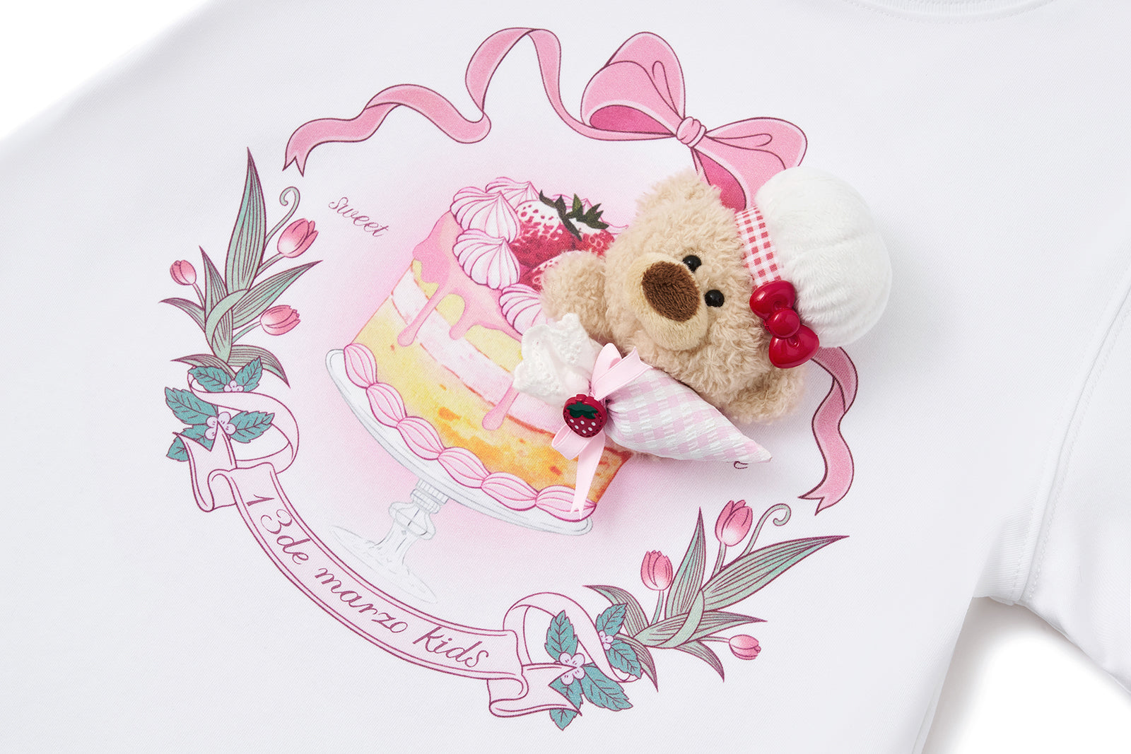 13DE MARZO BabyBear Strawberry Cake T-shirt - 13DE MARZO