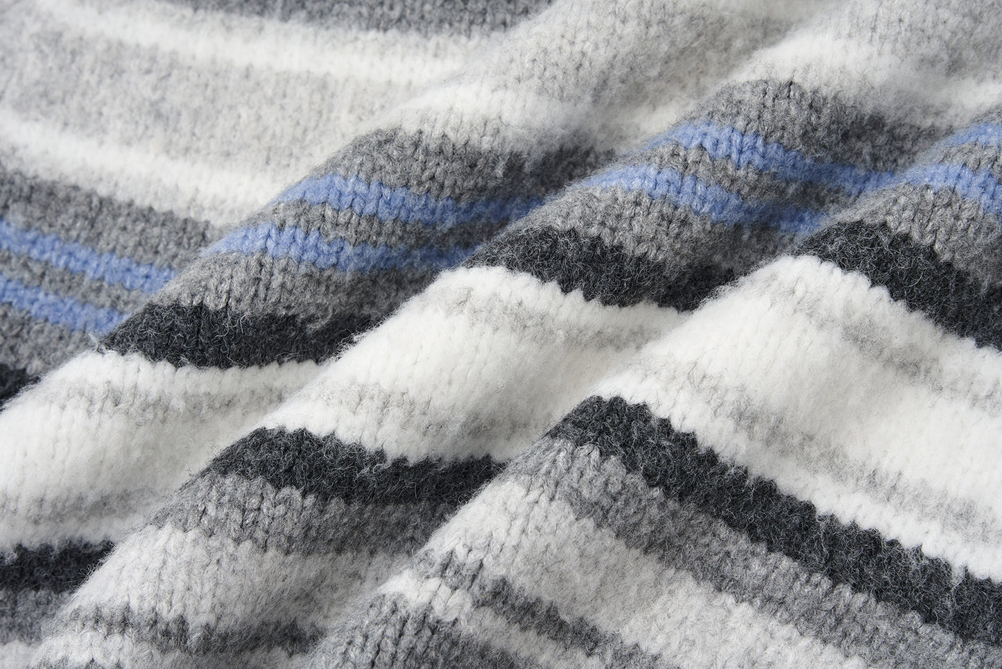 13DE MARZO Marzo Valley Colored Lines Sweater Blue