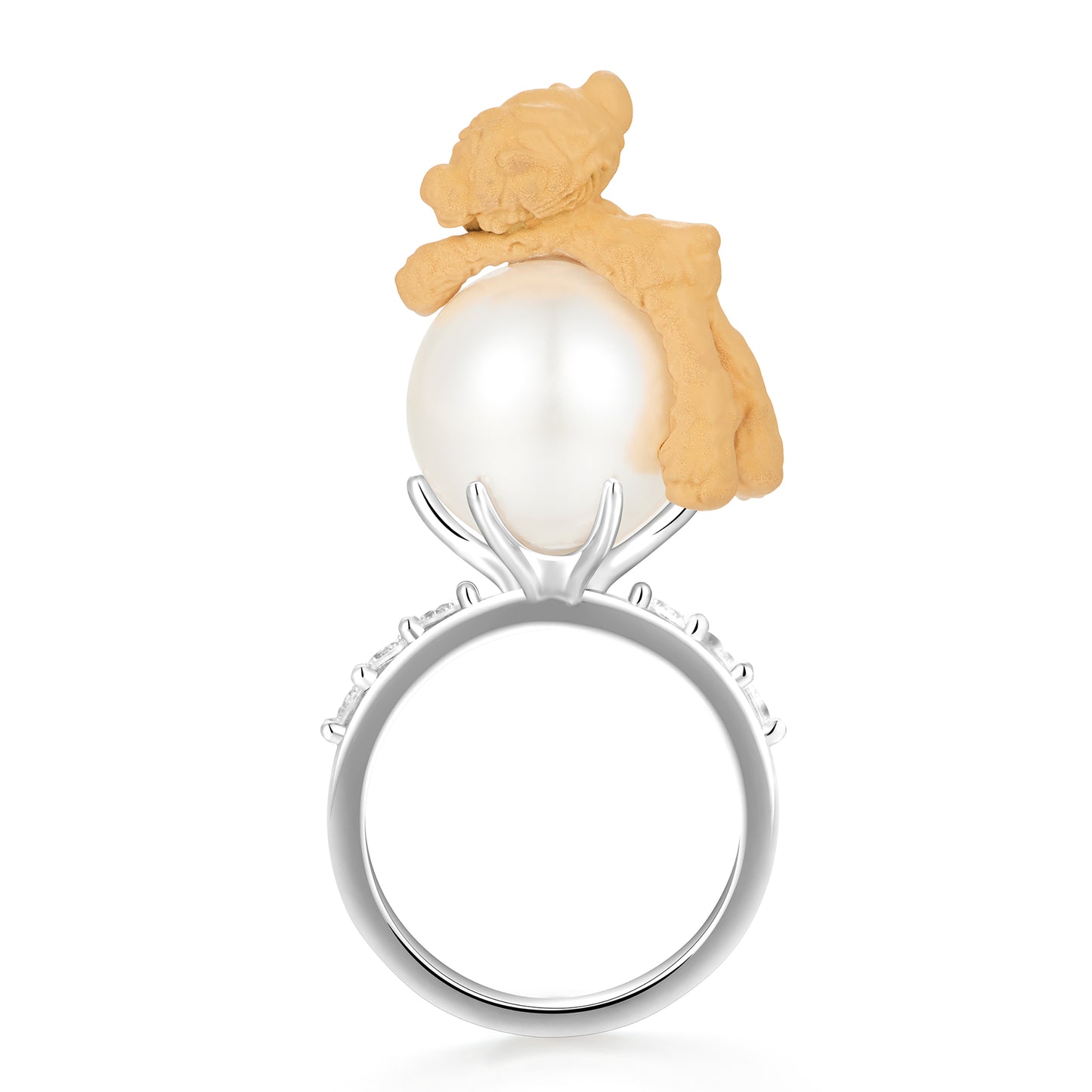 13DE MARZO Bear Prone Pearl Ring