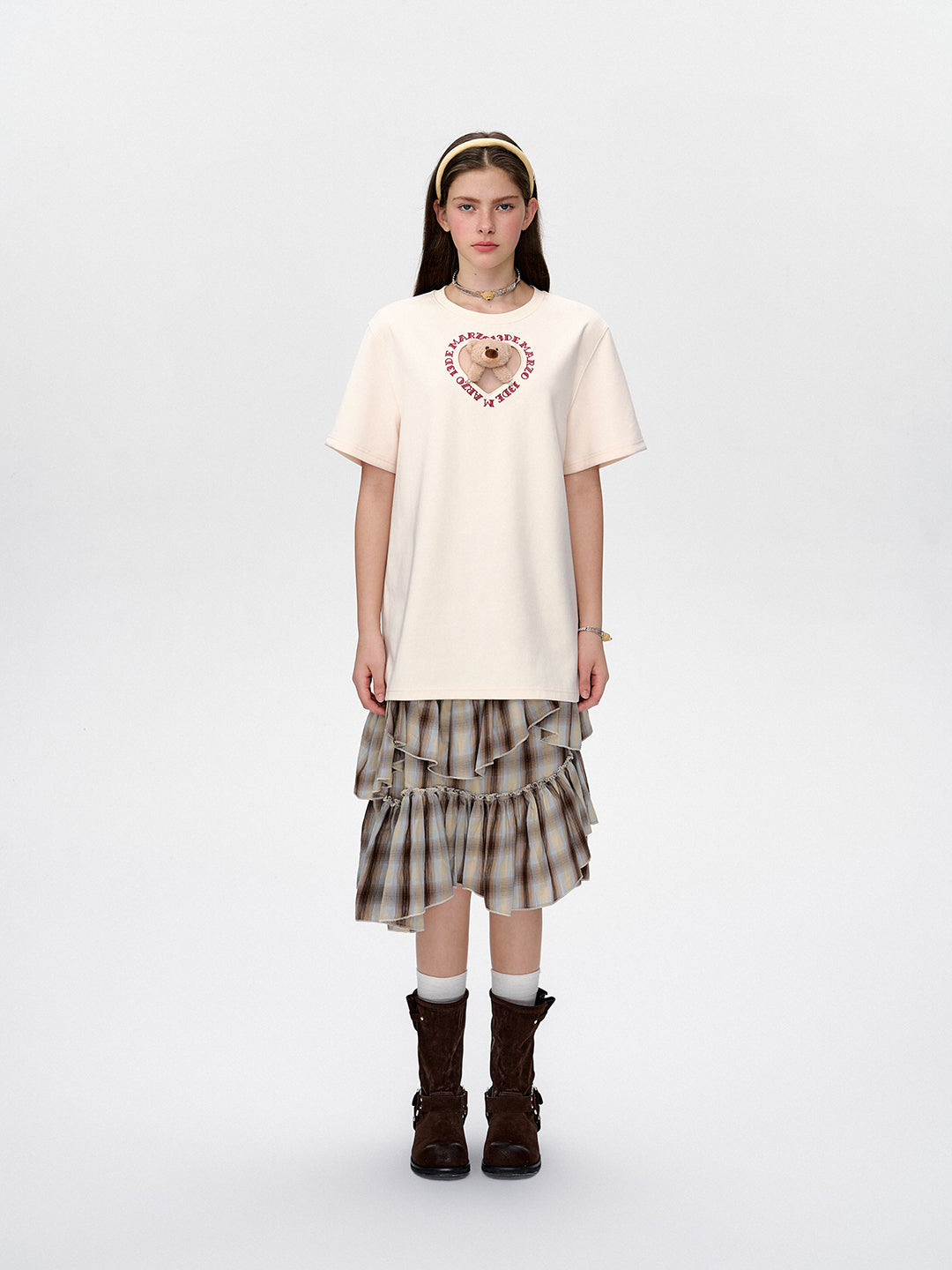 13DE MARZO Bear Hollow Heart T-shirt Beige