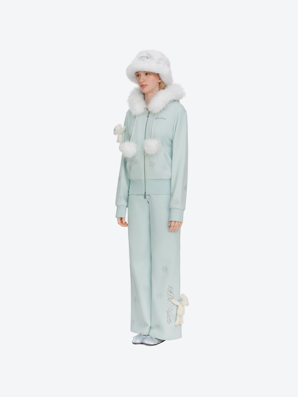13DE MARZO Snow Bear Bucket Hat White - 13DE MARZO