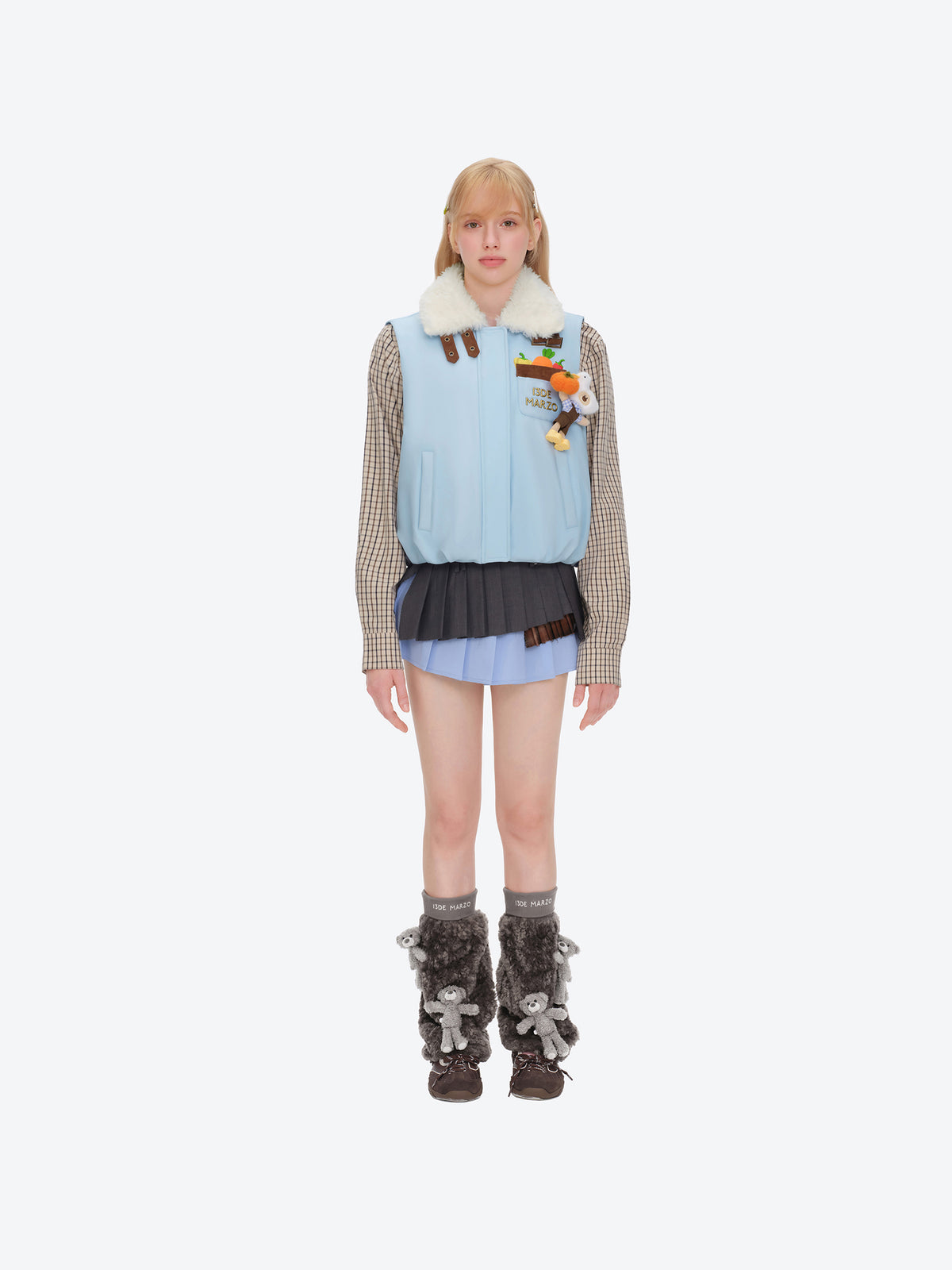 13DE MARZO Marzo Valley Duck Bear Down Vest Blue