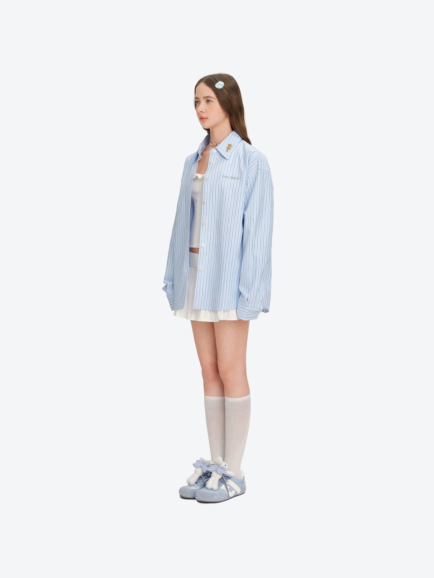 13DE MARZO Stripe Shirt with Rhinestone Bear Brooch Blue