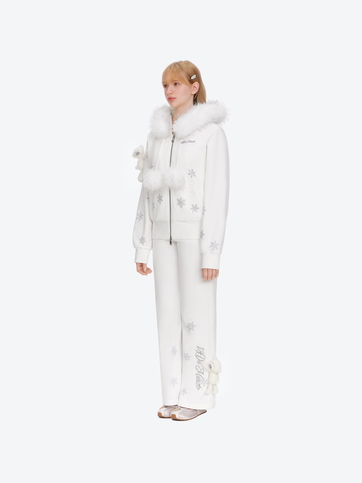 13DE MARZO Shimmer Snow Bear Zip Hoodie White