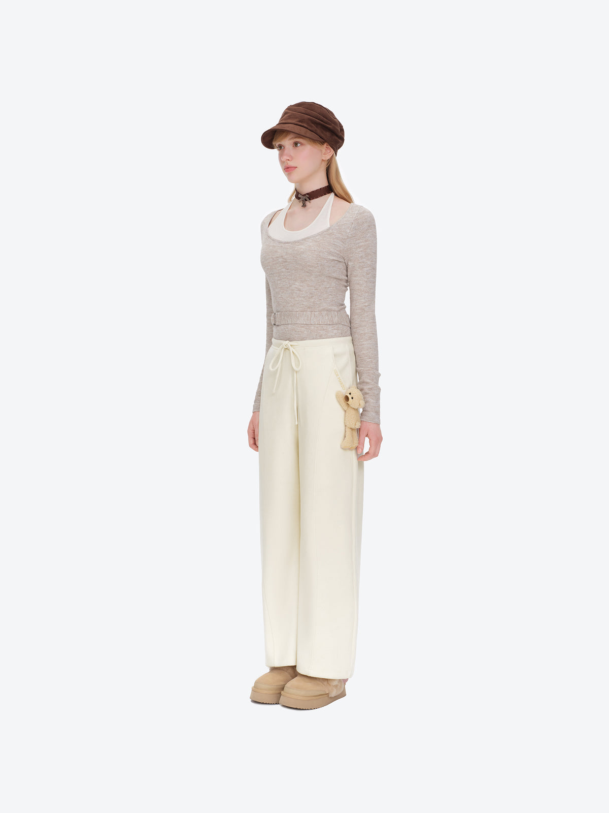 13DE MARZO Doozoo Soft Fleece Pants Beige
