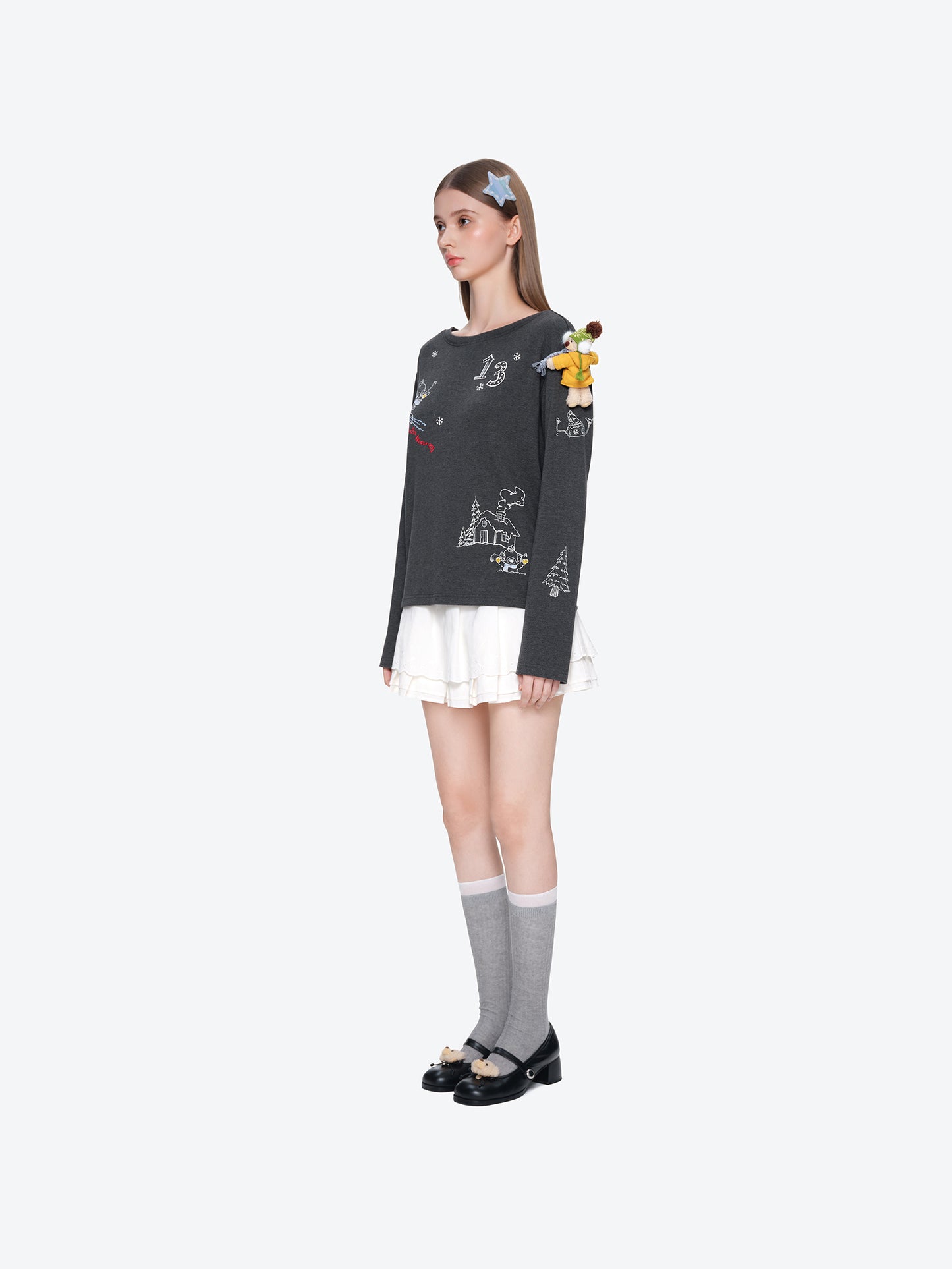 13DE MARZO Graffiti Snow Bear Off Shoulder T-shirt Dark Grey