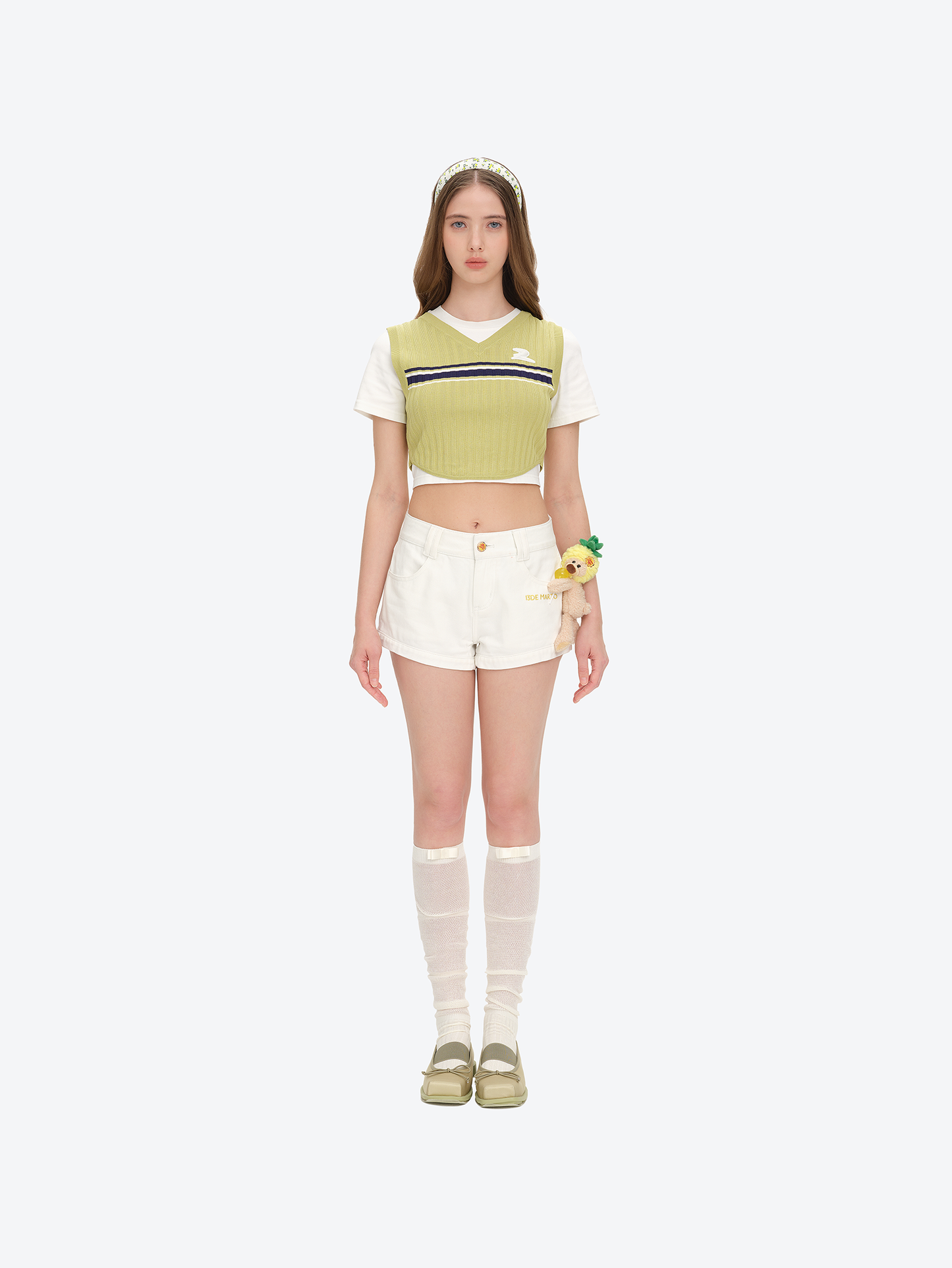 13DE MARZO Lollipop V-Waist Slim-Fit Shorts White - 13DE MARZO