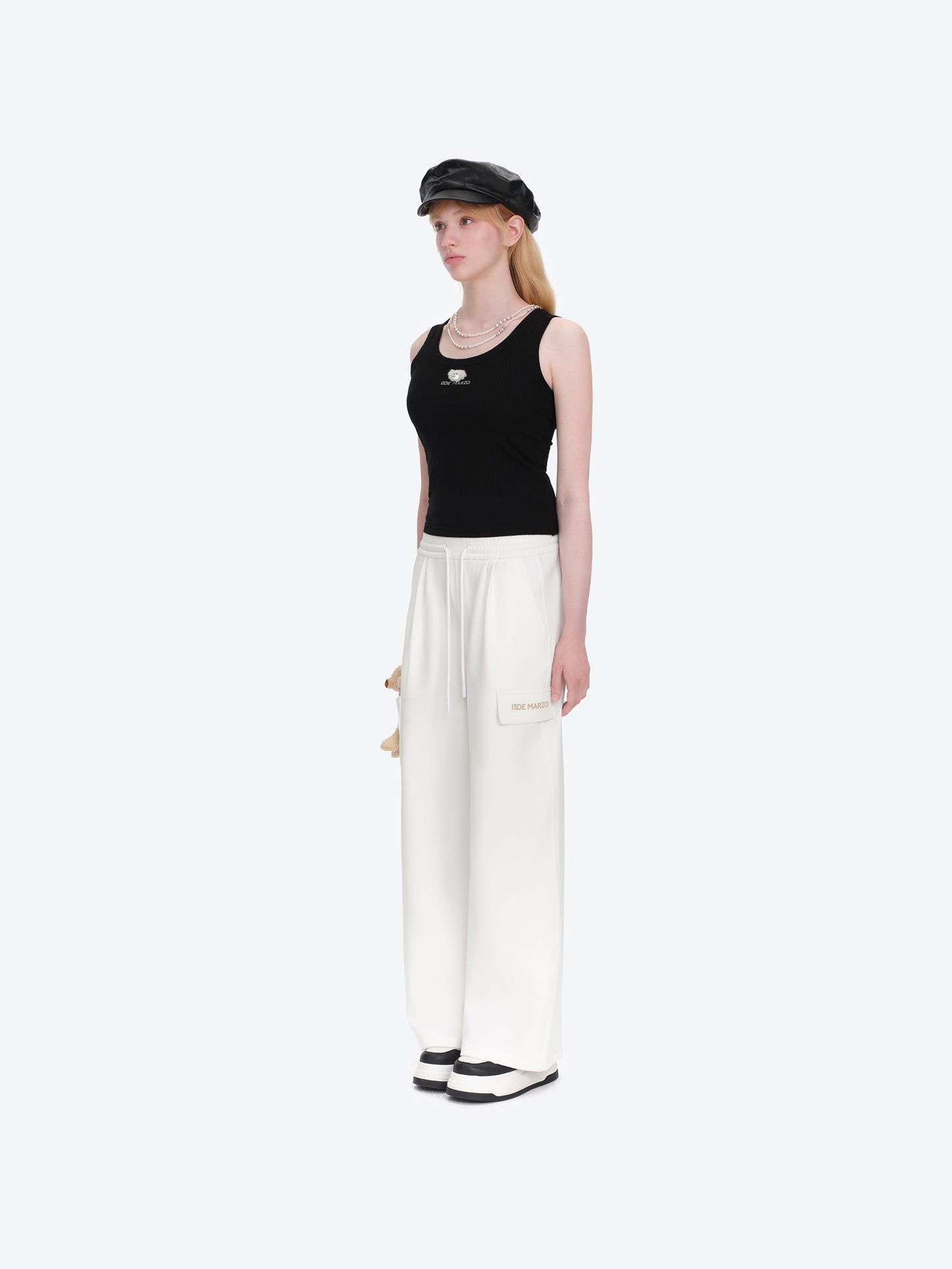 13DE MARZO Pocket Bear Wide-leg Sweatpants White - 13DE MARZO
