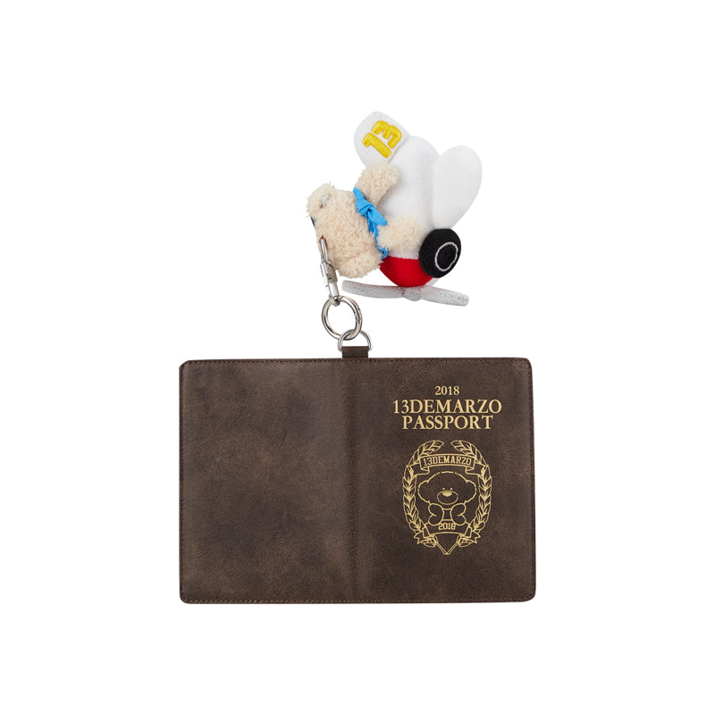 13DE MARZO Pilot Bear Passport Holder - 13DE MARZO