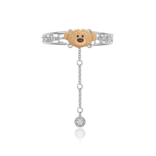  13DE MARZO Bear Logo Bracelet, showcasing a white teddy bear design for a playful and stylish accessory.