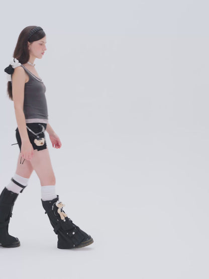 13DE MARZO V-Waist Sheriff Bear Jorts Black