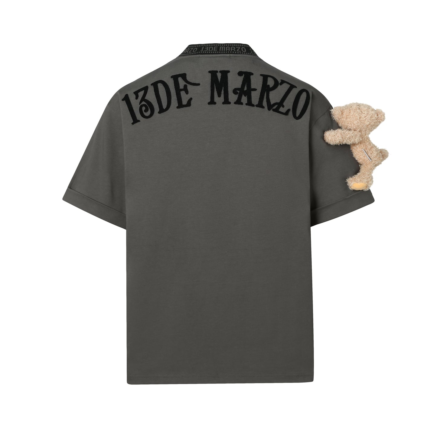 13DE MARZO Round Neck Stitch Logo T-shirt