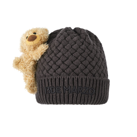 13DE MARZO Bear Weave Beanie